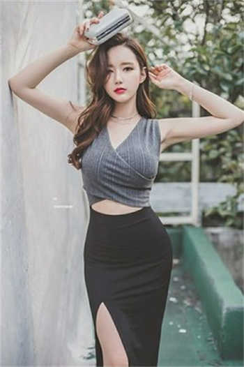 杨一凡比大小照片