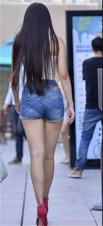 婆婆与媳妇共同服司丈夫