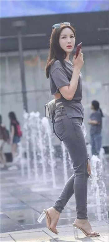 抖音上有个女的笑得很