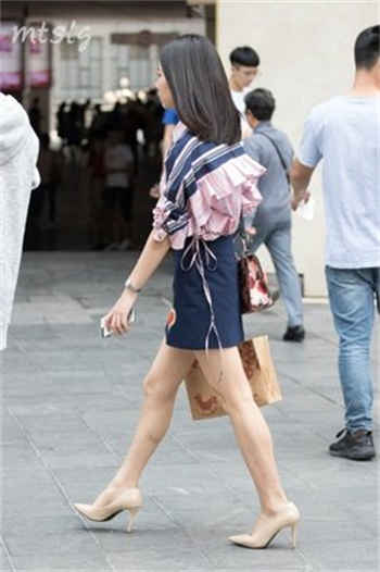 果冻和妈妈打电话
