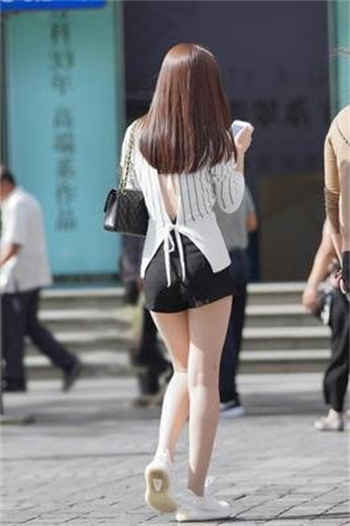 老婆参加一年一次同学聚会
