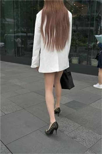 男生斯女生的衣服视频