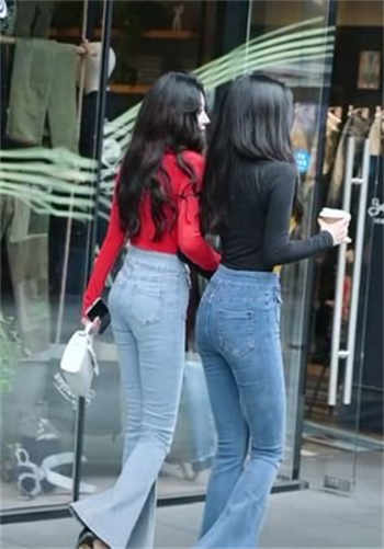 留守妇女在小树林图片